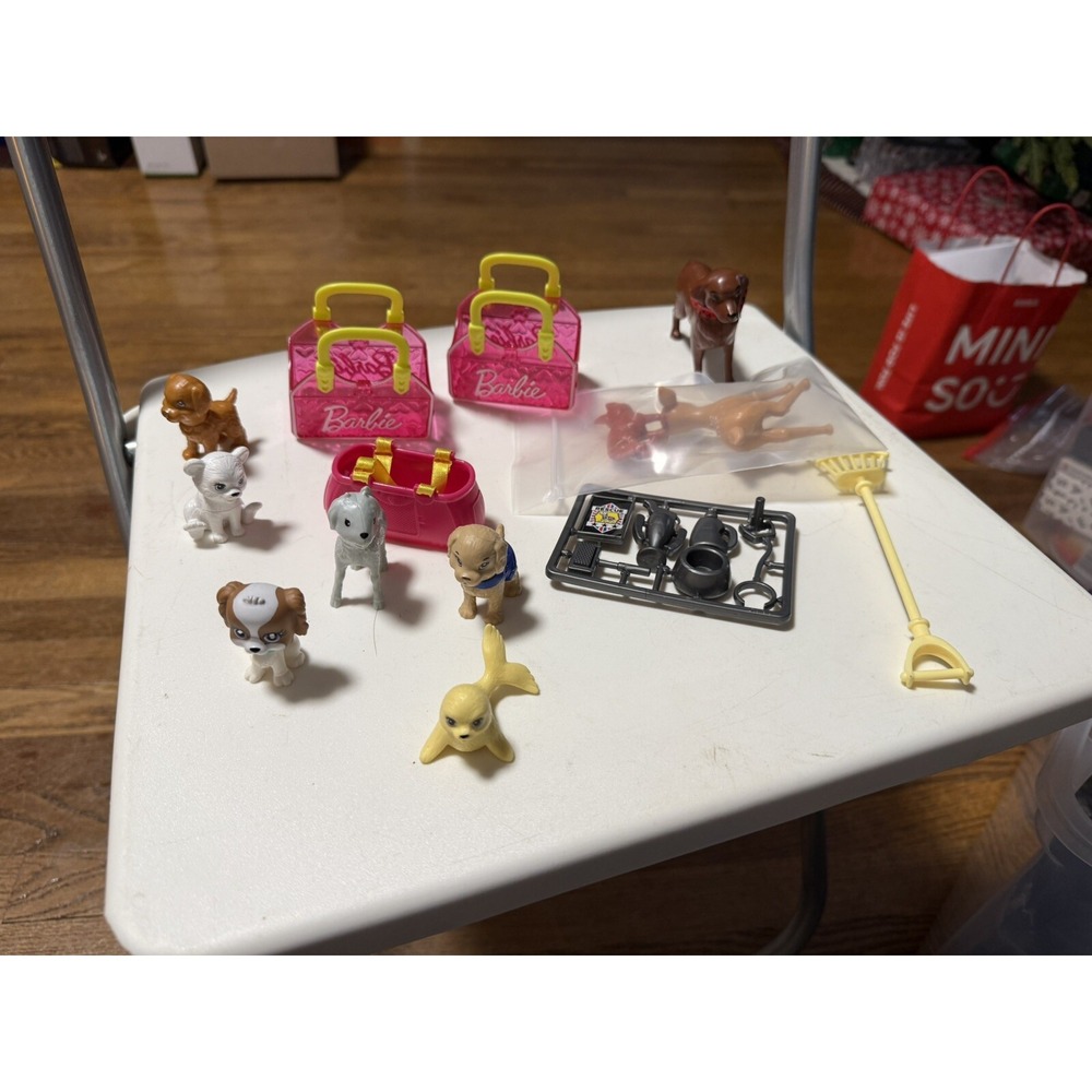 Barbie‎ Mattel 2001  Barbie Pets , Bags Etc